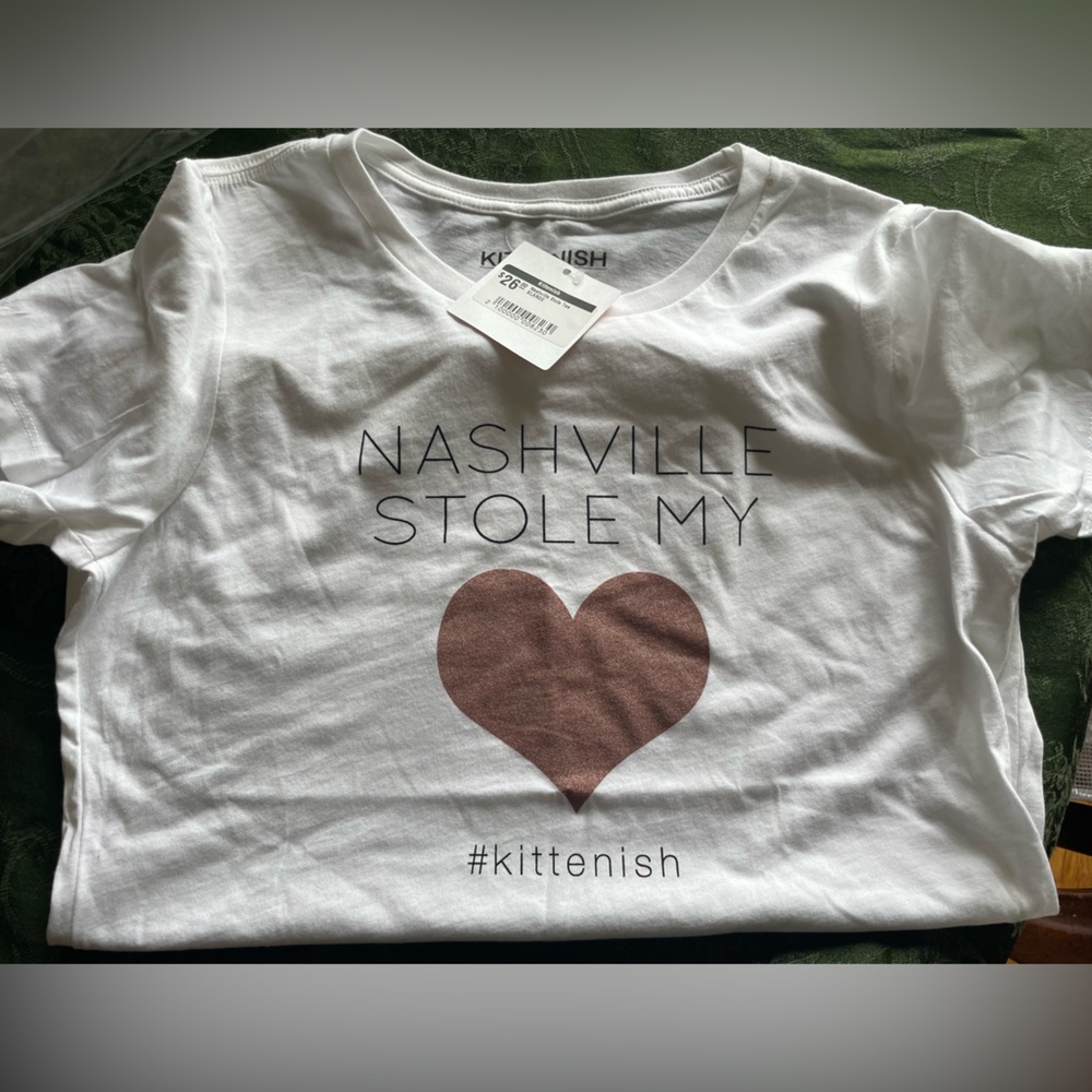 Kittenish Nashville Stole My Heart tshirt- XL